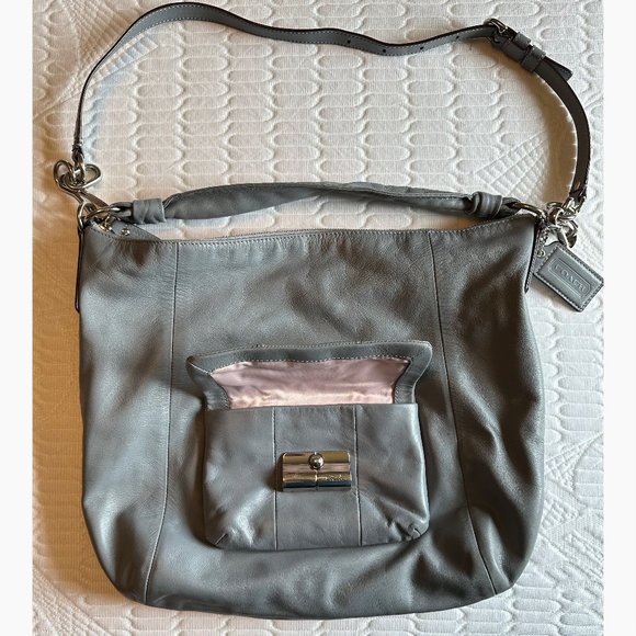 Coach Bag with removable shoulder strap - Picture 2 of 6